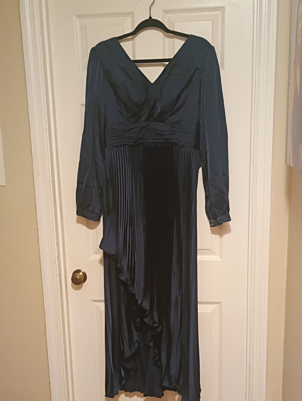 Fashion Brand Company Midnight Navy V-Neck Long Sleeve Pleated Dress